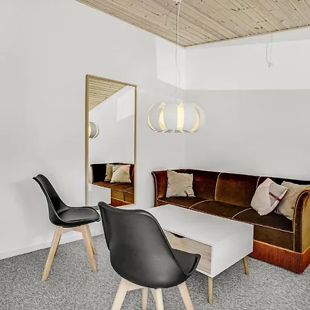 Ferienhaus Three-bedroom In Jagerspris