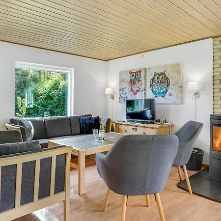 Three-bedroom In Jagerspris Holiday home