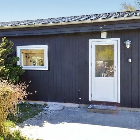Three-bedroom In Jagerspris * Jaegerspris