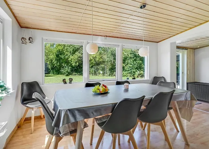Three-bedroom In Jagerspris