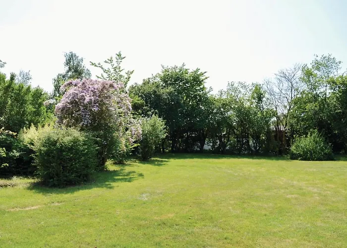 Three-bedroom In Jagerspris * Jægerspris